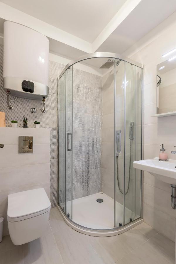 Studio Apartments Insula Спліт Екстер'єр фото