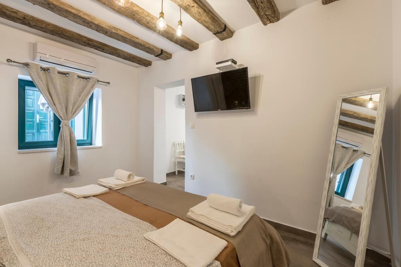 Studio Apartments Insula Спліт Екстер'єр фото