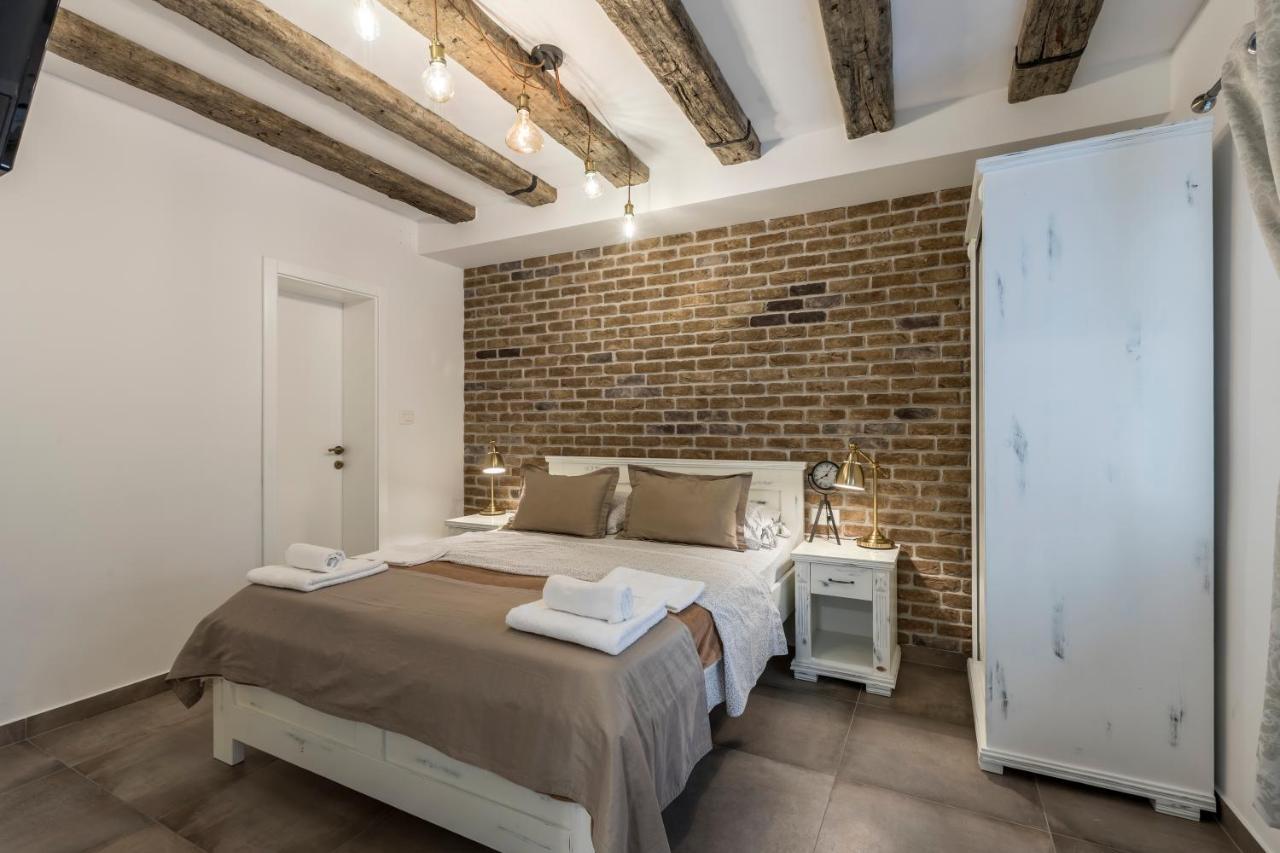 Studio Apartments Insula Спліт Екстер'єр фото