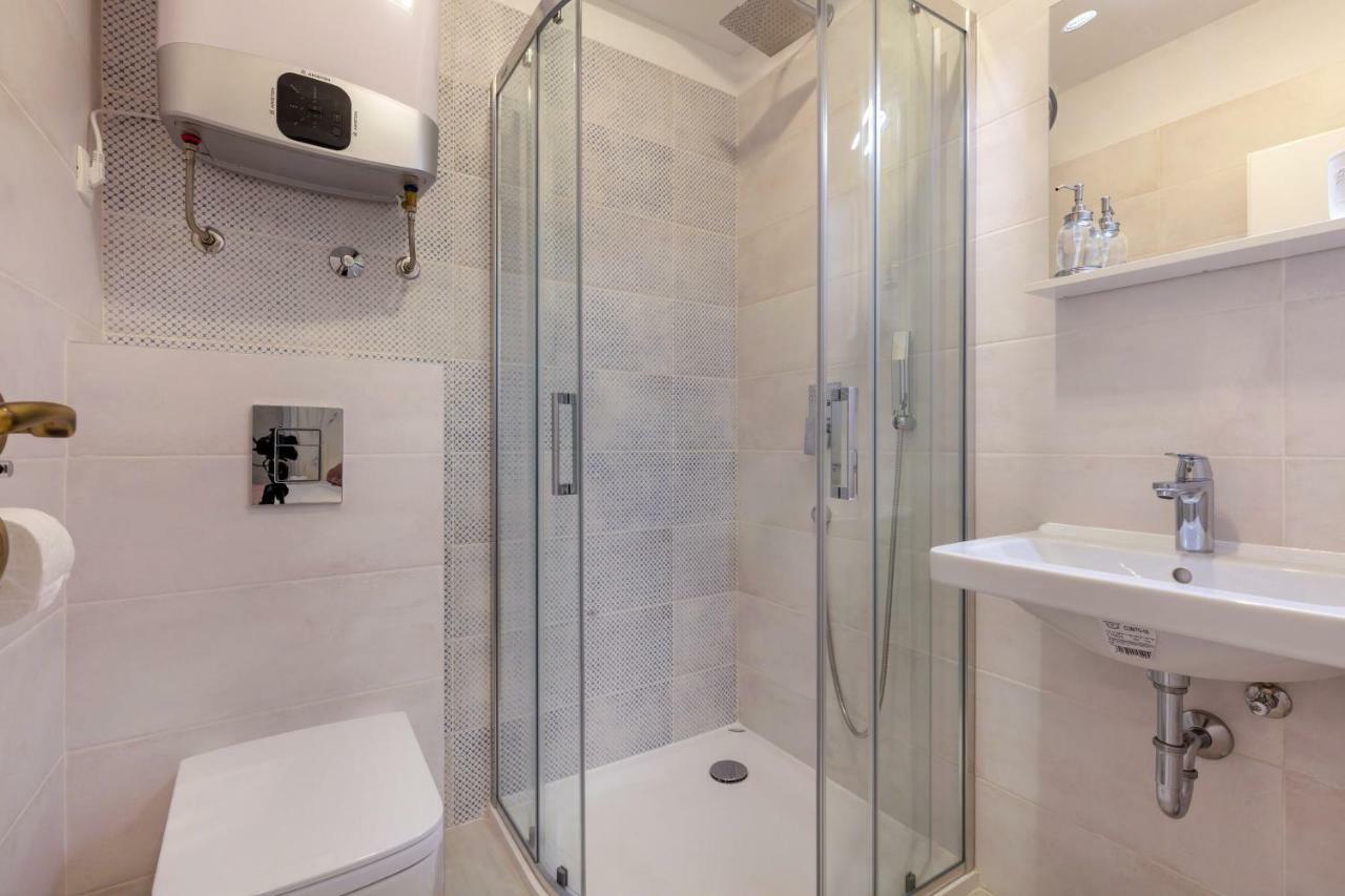 Studio Apartments Insula Спліт Екстер'єр фото
